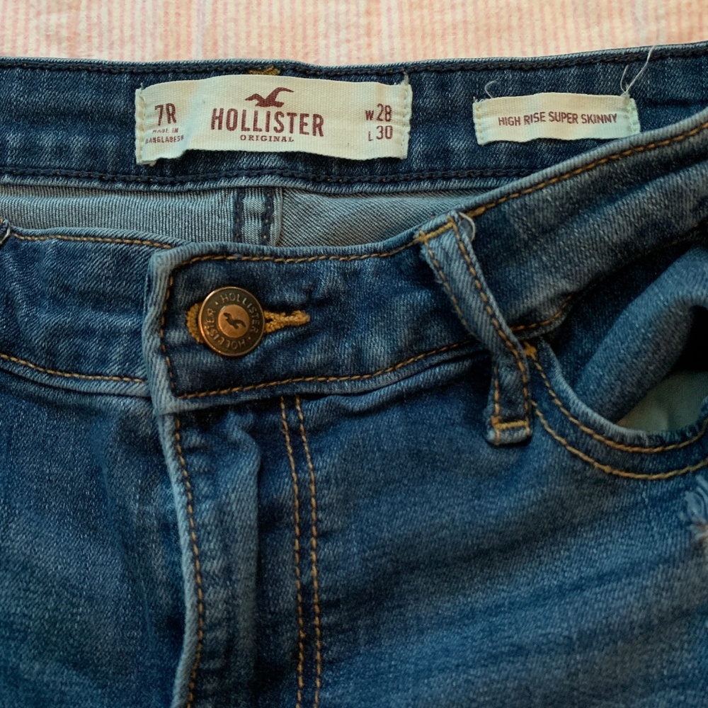 Hollister High rise distressed skinny jeans - SZ 7 - Picture 3 of 3